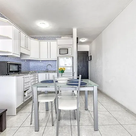 Apartamento Puerto Rico In Front Port. Porto Rico